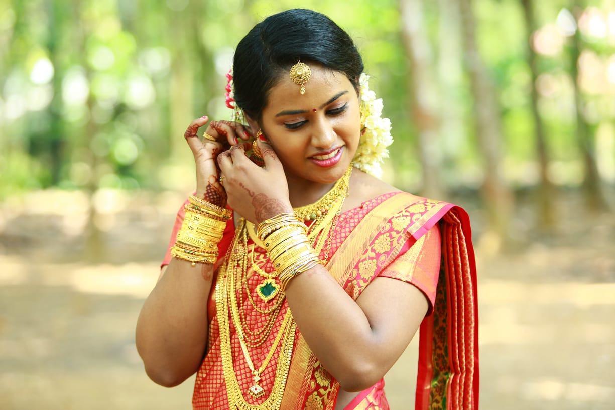 സ്ഫടികം ബ്യൂട്ടി പാർലർ തലയോലപ്പറമ്പ്