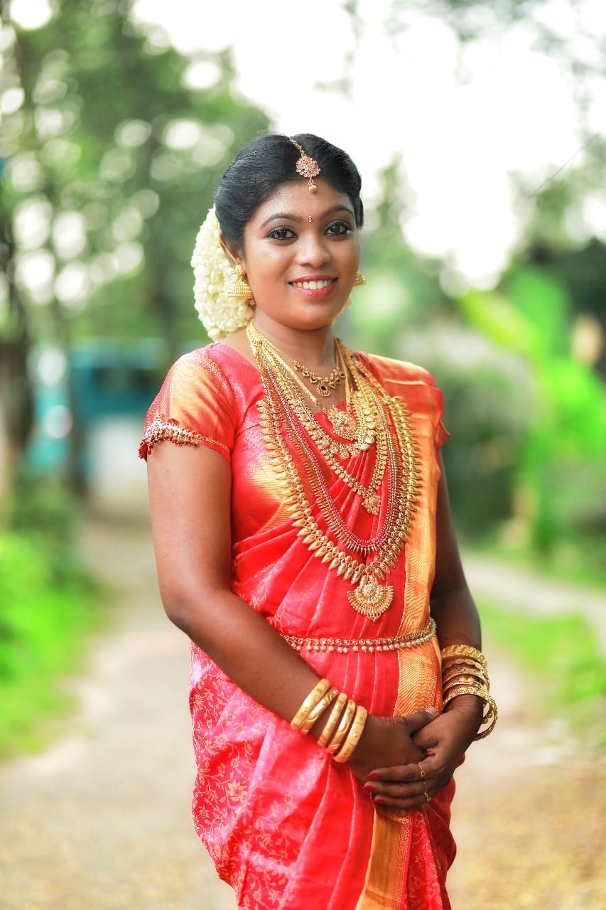 സ്ഫടികം ബ്യൂട്ടി പാർലർ തലയോലപ്പറമ്പ്