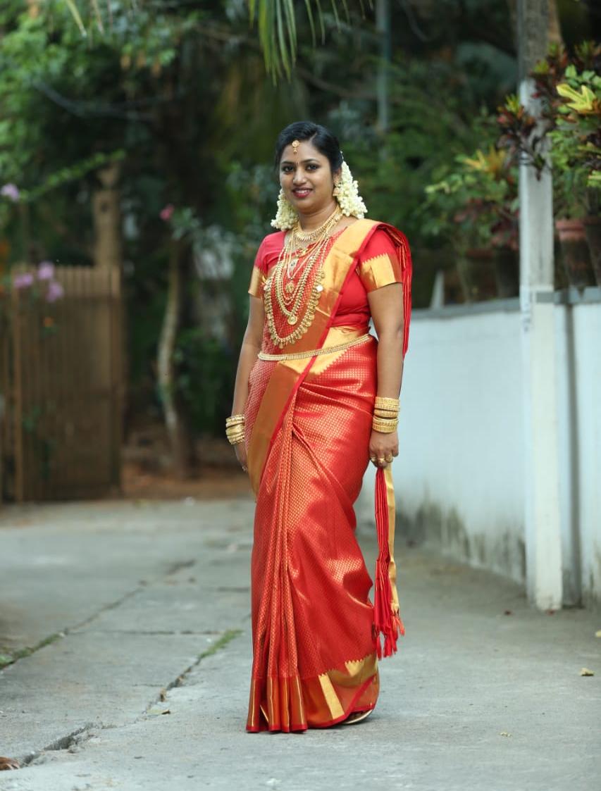 സ്ഫടികം ബ്യൂട്ടി പാർലർ തലയോലപ്പറമ്പ്